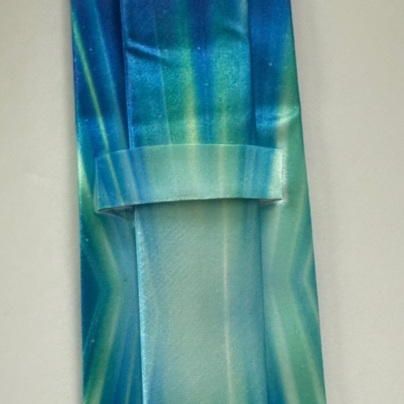 Men's Blue & Green Gradient Tie - Unbranded - Picture 2 of 3